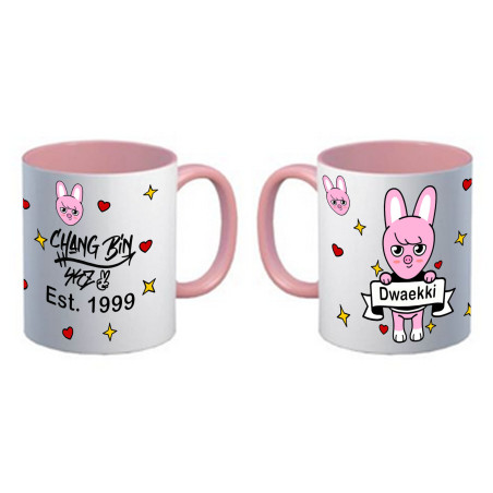Taza cerámica con interior y asa de color.